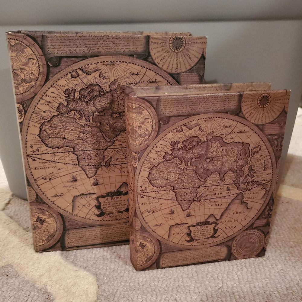 Hollow decorative books